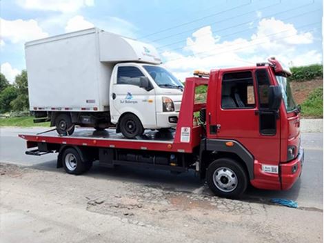 Remoção de  Caminhões na Rua João Alencar Guimarães